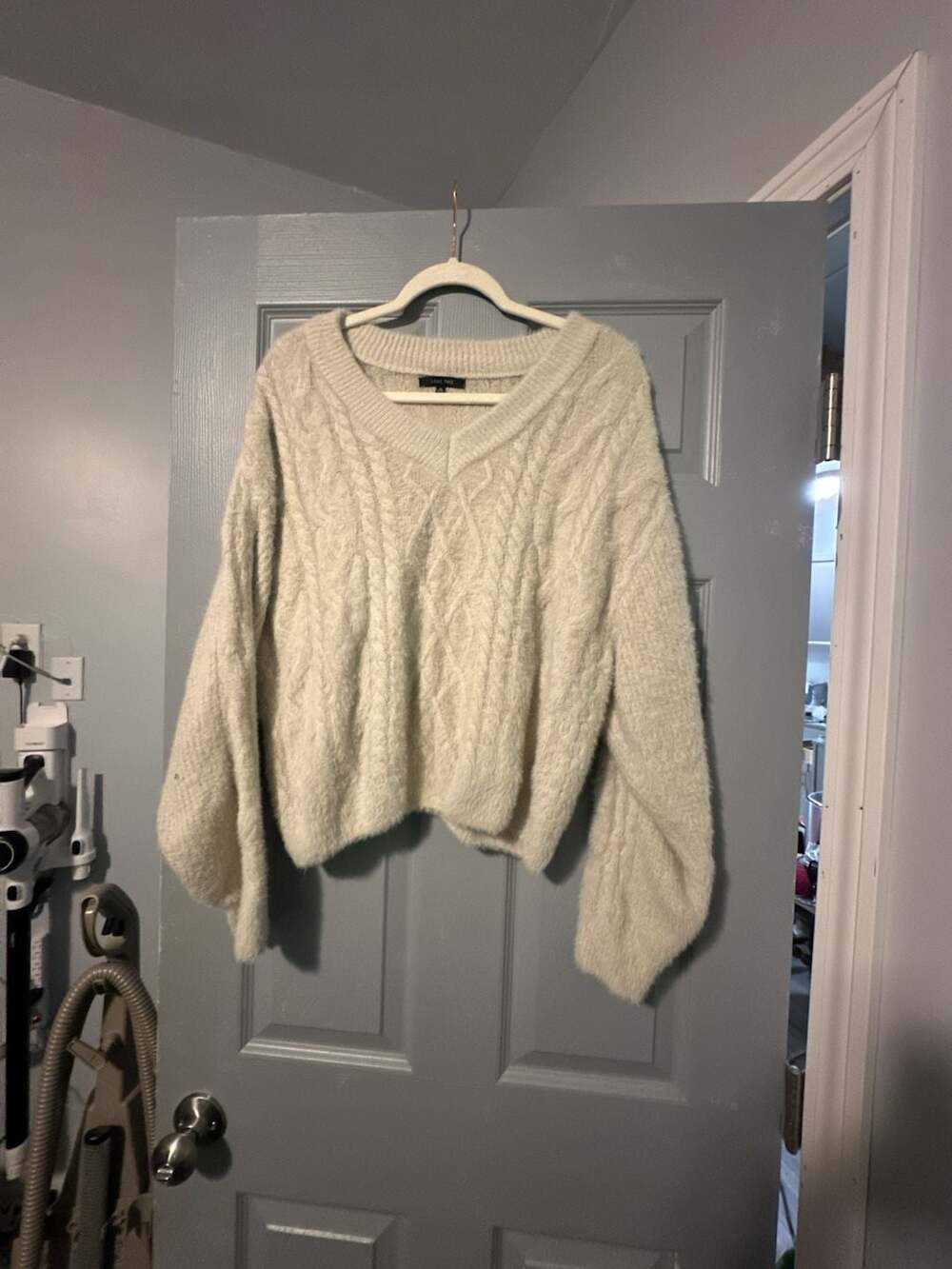 Love Tree Cream Cable Knit V-Neck Sweater